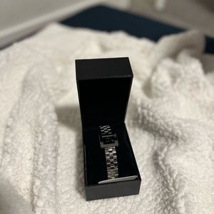 Authentic Gucci 3600L  Ladies watch stainless steel